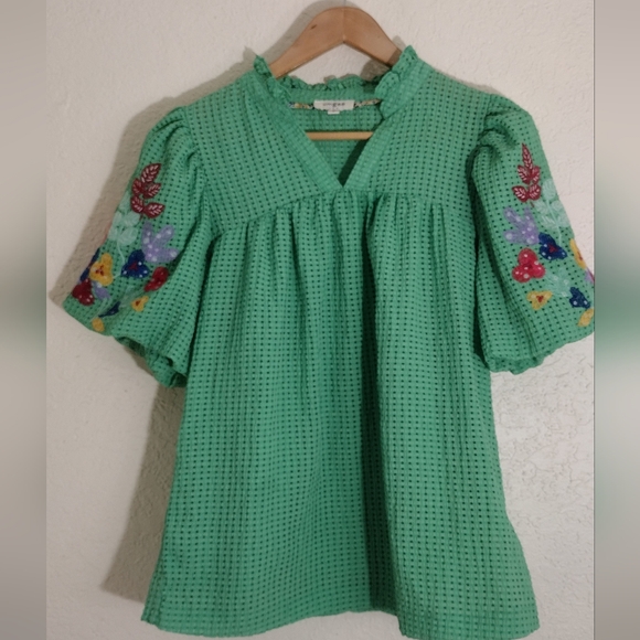 Umgee Green Embroidered Floral Sleeve Top - Picture 3 of 9